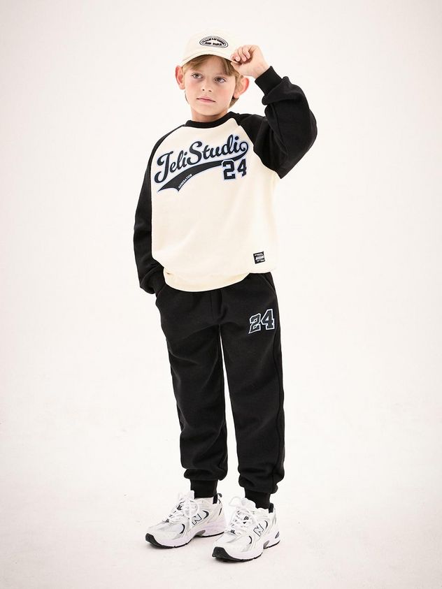 Kids Winter Tracksuit 2 Piece Set – Jeli Studio 24 Printed Sweatshirt & Jogger Pants | Stylish Warm Casual Outfit for Boys